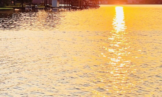Murchison House | Cozy Lakehouse with nice view of the lake near Canton TX!