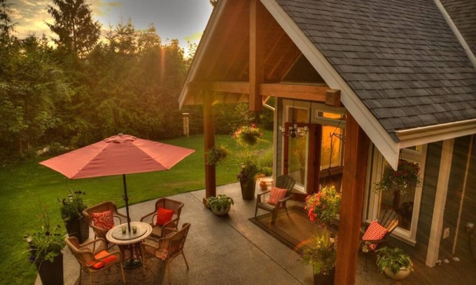 Shawnigan Lake Bed & Breakfast | Cozy Loft room with king bed and private entrance.