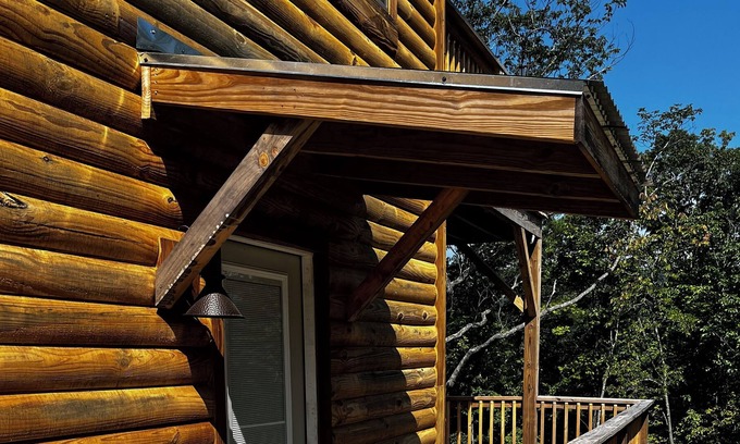 Marietta Apartment | Cozy log home apartment with private deck and mountain view!