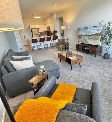 Mission Viejo Apartment | Cozy Luxurious Spacious Apt with Valley View, Attached Garage,Pool,24-Hour Gym, 3 TV