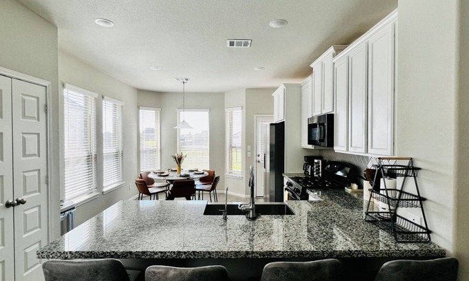 Katy House | Cozy Modern 4B3.5B Home@Katy