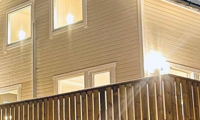 Stamsund Apartment | Cozy, new & modern with whirlpool in the fishing village of Stamsund