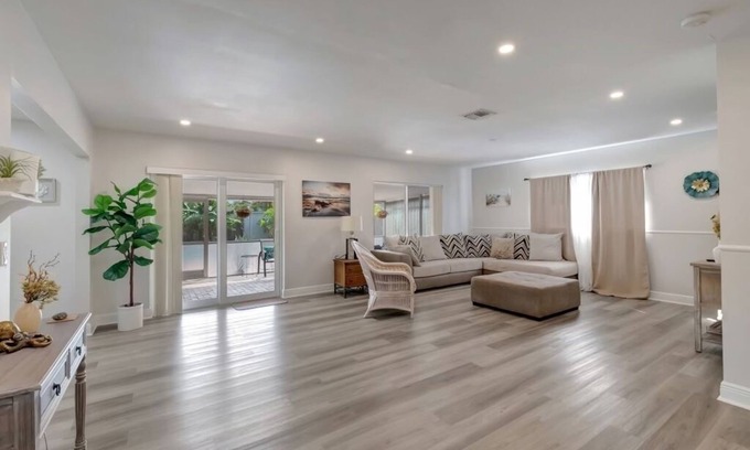 Sandalfoot Cove House | Cozy oasis private pool Sunny beach getaway with heated pool
