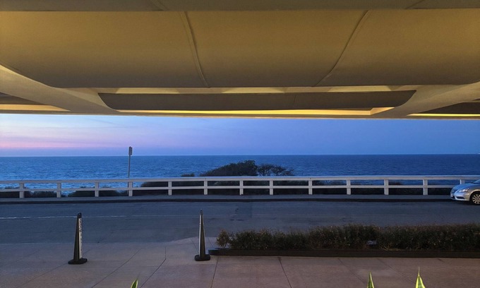 Village of La Jolla Condo | Cozy Ocean Front Studio Condo in welcoming La Jolla