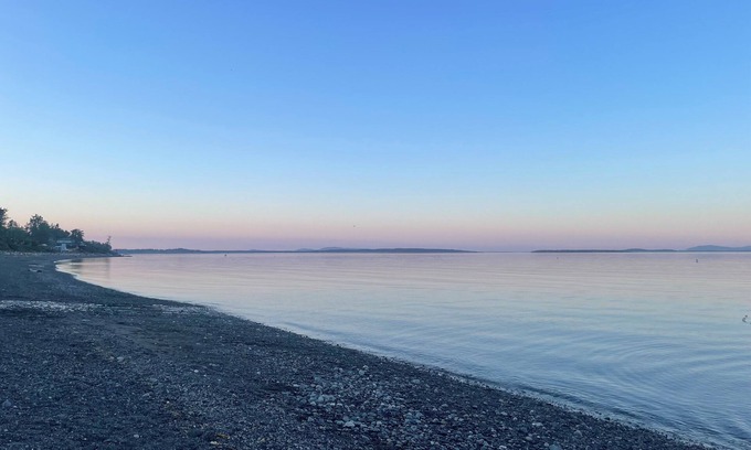 Cordova Bay House | Cozy Ocean view home one block from Cordova Bay beach