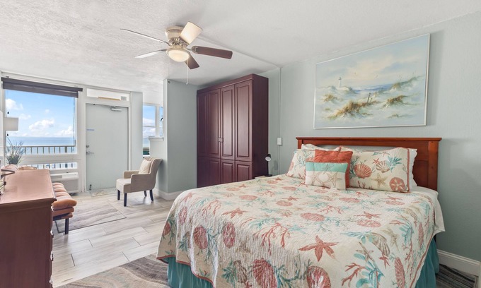Bostwick Park Condo | Cozy oceanfront studio with private balcony, kitchenette, and beautiful views!