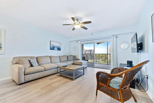 New Smyrna Beach Apartment | Cozy Oceanwalk Condo: Resort Amenities Beach Steps Away OW8-403