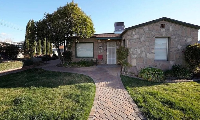 Kingman House | Cozy Oldtown House Near Downtown
