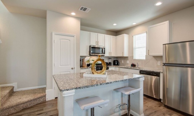 Westfield House | Cozy, Pet-Friendly Home with Reliable Electricity