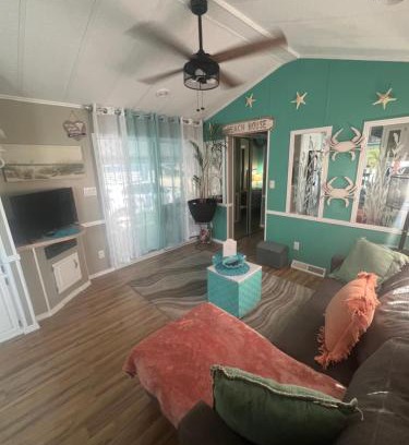 Kissimmee Resort | Cozy Private Cottage Only 5 miles from Disney