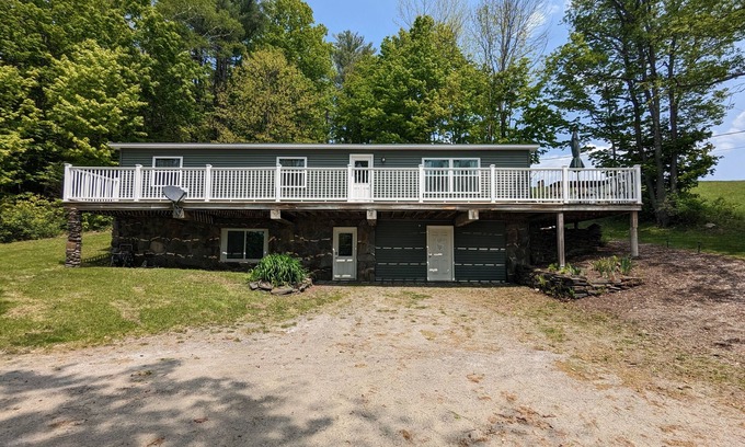 Bethel House | Cozy private country setting - 15 miles from Woodstock