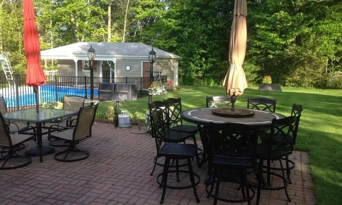 Hamden House | Cozy, relaxed 1 master King room & 1 master Queen room