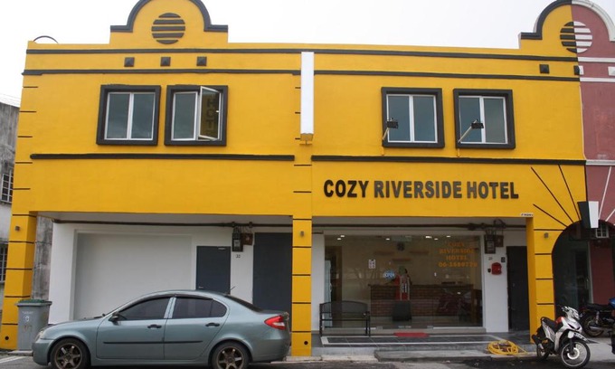 Taman Kota Laksamana Hotel | Cozy Riverside Hotel