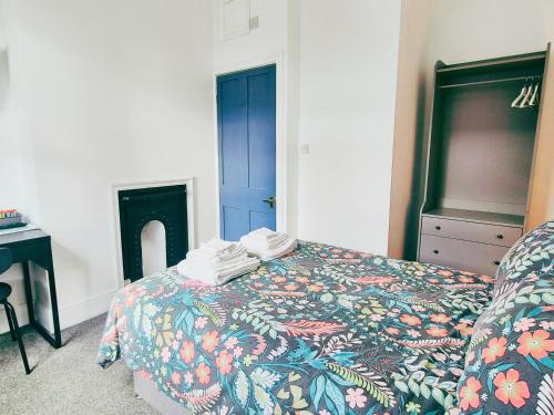 Forest Fields Apartment | Cozy Room at The Burford Hideaway