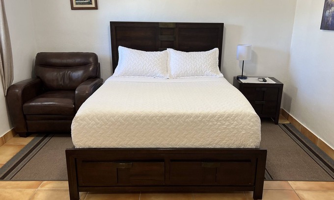 Homestead Apartment | Cozy Room B