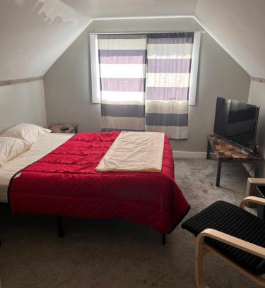 Winnipeg House | Cozy Room