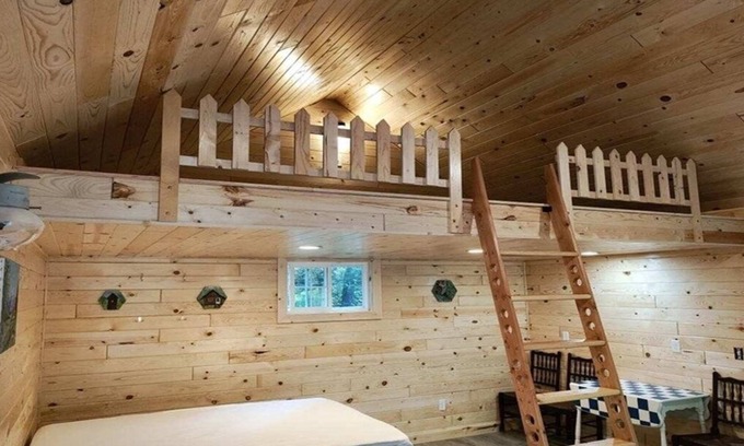 Isabella Cabin | Cozy Rustic Sleeping Cabin in Isabella
