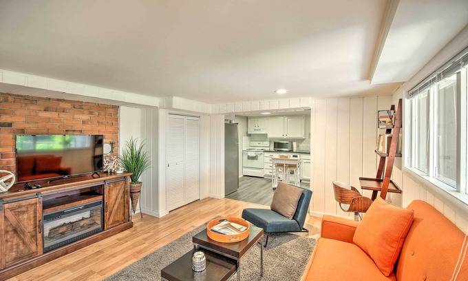 Bryn Mawr-Skyway Apartment | Cozy Seattle Apt w/Patio: Walk to Lake Washington