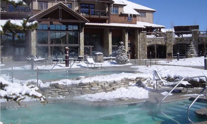 Four O'Clock Condo | Cozy Ski-in Ski-out 2-bedroom condo in beautiful Breckenridge