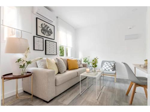 Costillares Apartment | Cozy studio (14m2) in Arturo Soria area D3