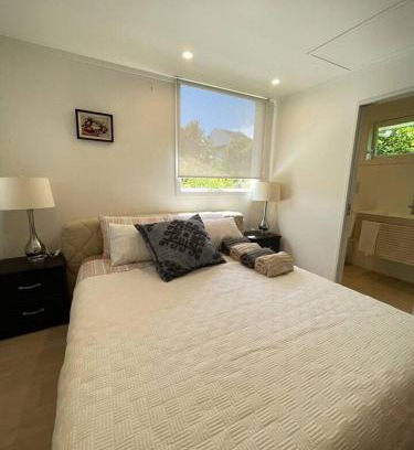 Westmere House | Cozy Studio close to CBD & Beach in westmere