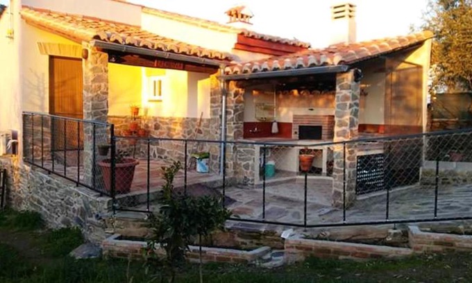 La Acena de la Borrega Apartment | Cozy studio in Valencia de Alcántara 25 m² lovely garden