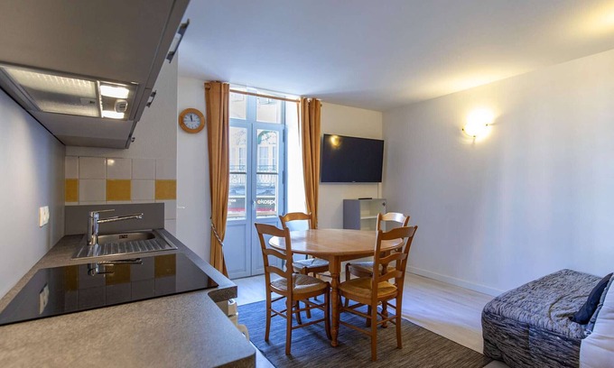 Cauterets Apartment | Cozy Studio for 4 in Cauterets, Central Location, Near Ski Lifts