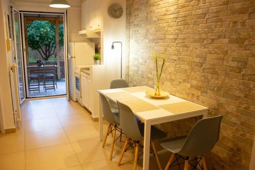 Glyfada Apartment | Cozy Studio in Central Glyfada