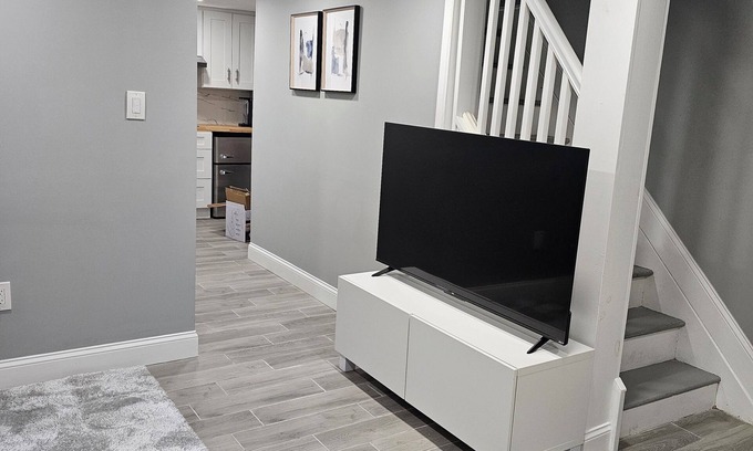 Rahway Apartment | Cozy studio in charming Rahway with AC and WiFi
