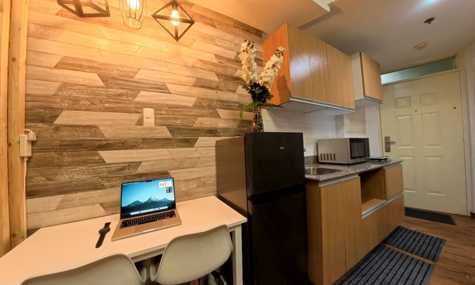 Mactan Export Processing Zone Apartment | Cozy studio in Mactan Lapu-lapu City with fitness room, pool, WiFi, etc