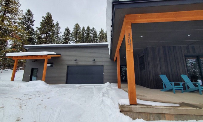 Seeley Lake Apartment | Cozy studio ~ Pet Friendly ~ AC