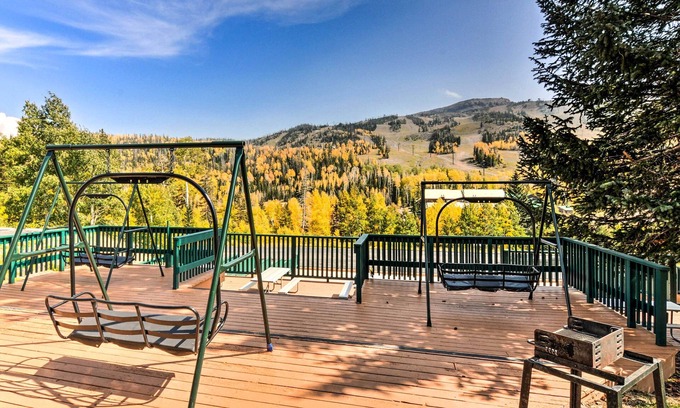 Brian Head Apartment | Cozy Studio w/Fireplace ~ 1 Mi to Ski Resort
