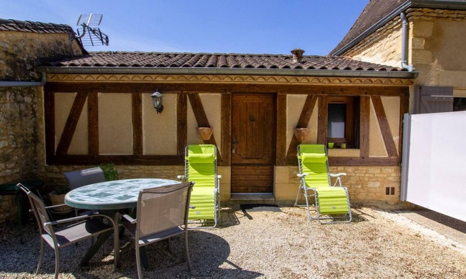 La Roque-Gageac Apartment | Cozy Studio with Garden, Near Historic Villages & Sarlat, La Roque-Gageac