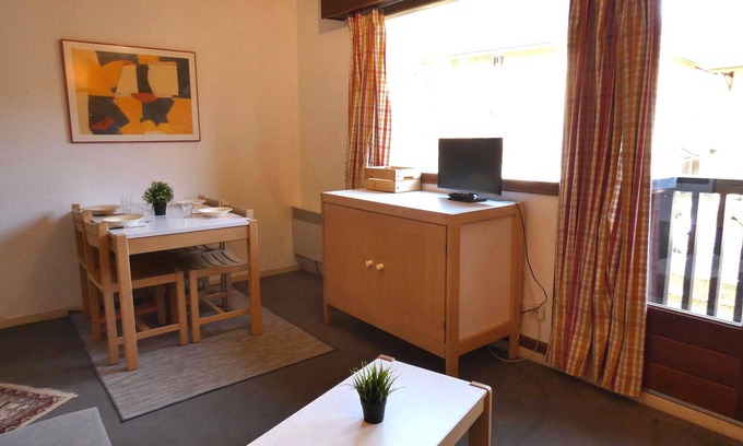 Vignec Apartment | Cozy Studio with Balcony, Gym Access, & Parking - Sleeps 4
