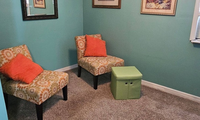 Interchange Square Apartment | Cozy studio with office, full kitchen, bathroom close to beach Palm Bay