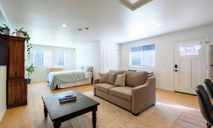 South Redlands Apartment | Cozy studio with WiFi and AC in enchanting Redlands
