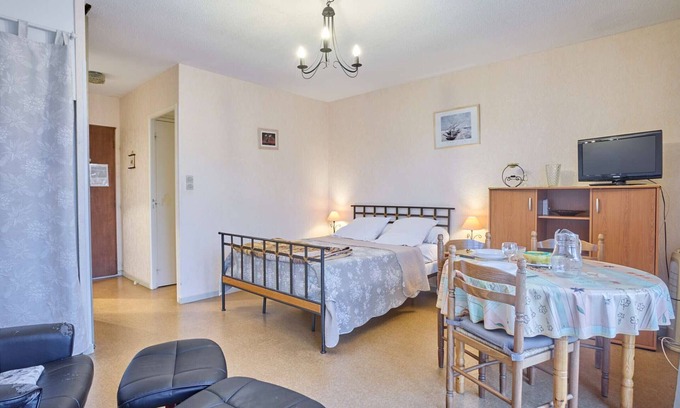 Barbotan-les-Thermes Apartment | Cozy T1 bis apartment with balcony and parking, perfect for 2 guests