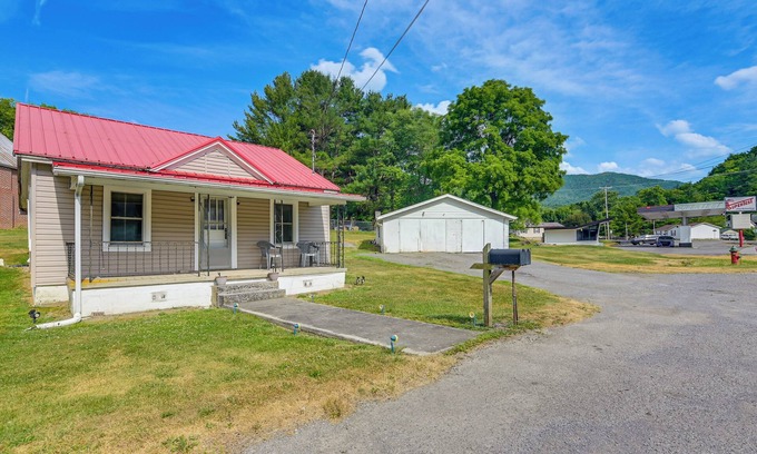Tazewell House | Cozy Tazewell Home w/Grill on Back of the Dragon!