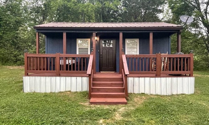 Eva House | Cozy tiny home cabin in Eva, TN