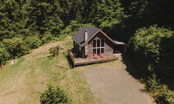 Tillamook Cabin | Cozy two-bedroom cabin by Tillamook Forest