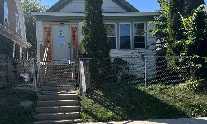 Racine House | Cozy two bedroom home in Racine