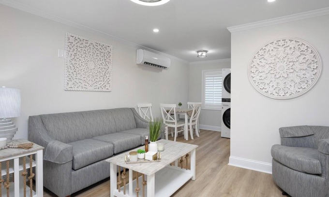 Windy Hill Apartment | Cozy updated unit, across the street from beach + Free Attraction Tickets!