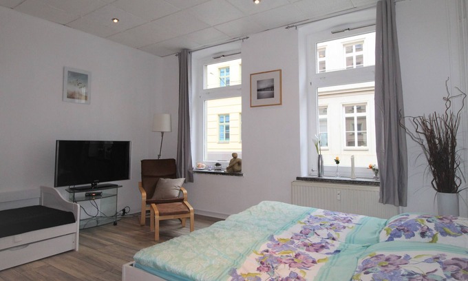 Schwerin Apartment | Cozy vacation apartment with garden use