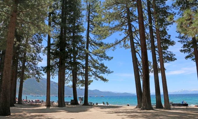 Incline Village Cottage | Cozy Vacation Condo with Deck & Pool, Close to Lake, Casinos & Skiing