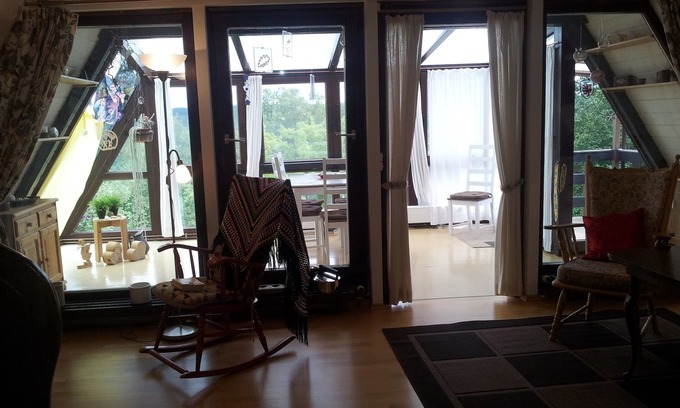 Musen Apartment | Cozy vacation home (70 sqm) for up to 4 people with winter garden on the edge of the forest