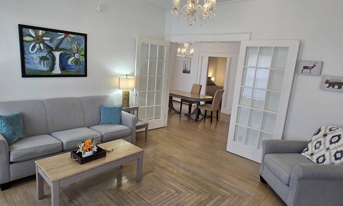Newport Apartment | Cozy Victorian Apartment 2 near downtown