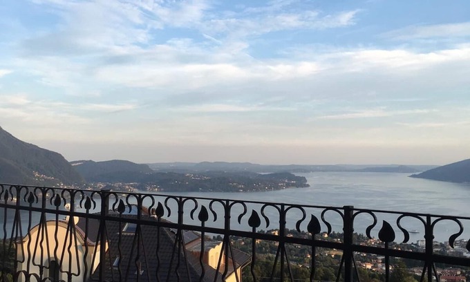 Bee Villa | Cozy villa with breathtaking views of Lake Maggiore