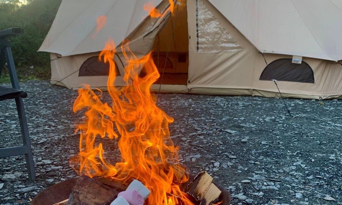 Llanfairpwllgwyngyll Cabin | Cozy Winter Hot Tent With Log Burner, Tv & Hot tub