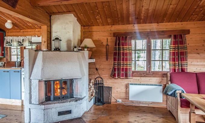 Atna House | Cozy wooden cottage near the river Glomma.