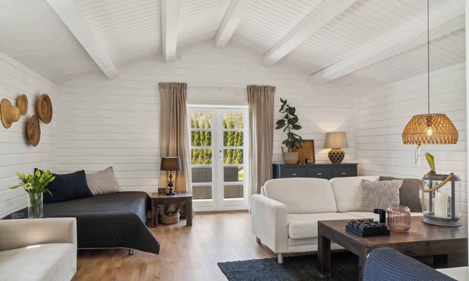 Marielyst House | Cozy wooden cottage with a great terrace